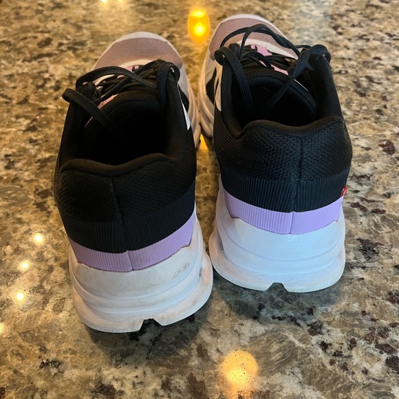 On Cloud, size 7.5 , purple and white Cloudrunner - Picture 3 of 5